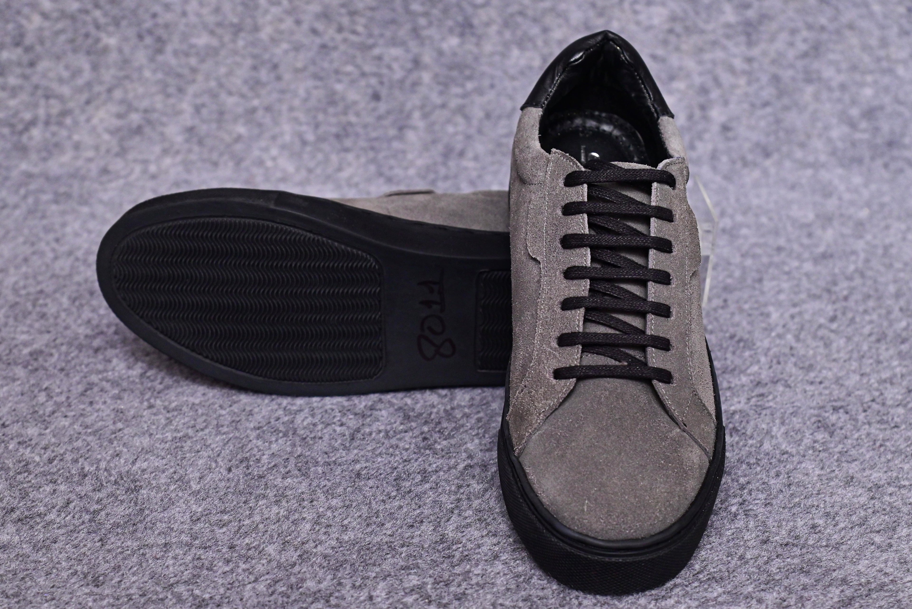 Sneaker-8011